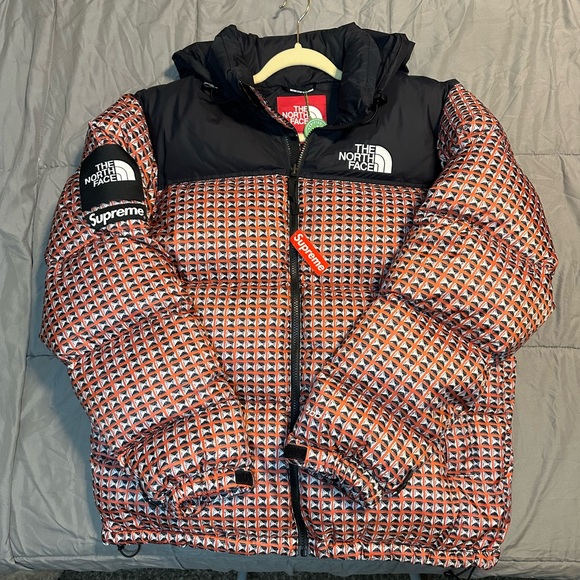 SUPREME NORTH FACE PUFFER COAT - Picture 2 of 3
